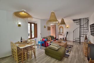 Casa adossada en Montejaque. �estas pensando en invertir?