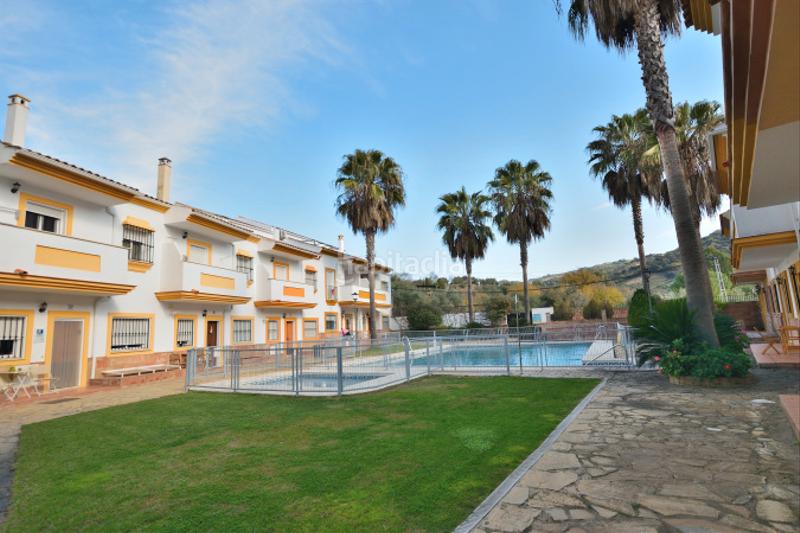 Foto 177c8928-a123-4ccc-b798-da0905e57841. Casa adossada amb calefacció aparcament piscina a Benaoján