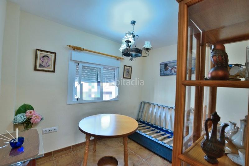 Foto 0ec0d0e6-3564-403c-aa5e-fd438c7e2b93. Piso perfecto para quienes buscan buena ubicación con todo lo necesario para vivir en Ronda