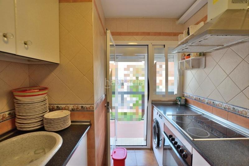 Foto 12b8a342-1b68-49d1-934c-2d6b0667f422. Piso perfecto para quienes buscan buena ubicación con todo lo necesario para vivir en Ronda