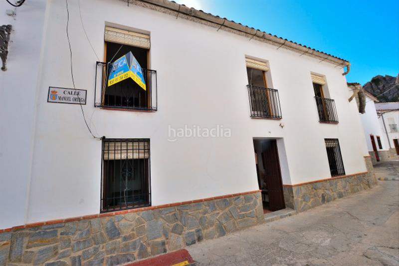 Foto 4d2f6518-f12d-4313-954c-3f0ce5b9749b. Casa adosada ¡descubre tu nuevo hogar , un encantador chalet adosado en plena sierra! en Montejaque