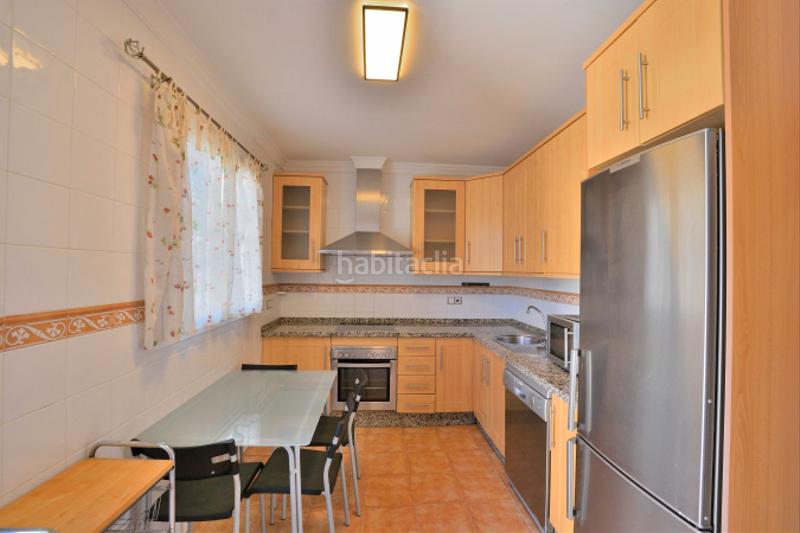 Foto b16e8926-45cc-4b5b-9148-6aa9fef5f51f. Casa adosada  en arenal con sótano y barbacoa en Ronda