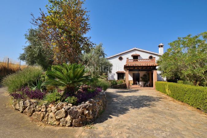 Foto 509e9710-3d3e-4073-81a2-553b6a9c437a. Masia amb xemeneia aparcament piscina a Arriate