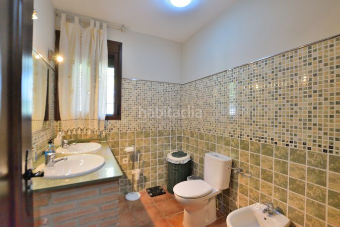 Foto ab6a1701-8638-4616-8f55-cb8dbbb707e3. Masia amb xemeneia aparcament piscina a Arriate