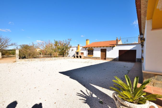 Foto 30bd2c18-bbcb-4ff5-ba08-538024c0eb3a. Masía finca rústica en venta en Partidas Norte en Ronda
