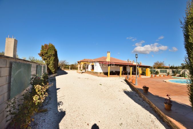 Foto 47a7b37d-7d1f-4e57-9c90-0b1f6fbb85ac. Masía finca rústica en venta en Partidas Norte en Ronda