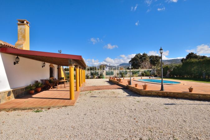 Foto df34b143-aec4-4fe5-9bb0-0a6d62f36082. Masía finca rústica en venta en Partidas Norte en Ronda