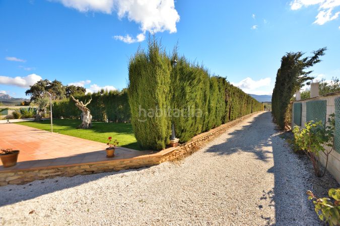 Foto f19b6531-1e15-442b-ab27-cd37f11af435. Masía finca rústica en venta en Partidas Norte en Ronda