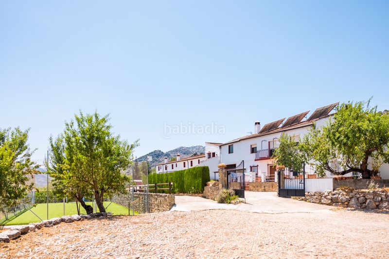 Foto ec75dcc8-81e7-4152-b31a-8a849501a699. Masia amb xemeneia aparcament piscina a Montejaque