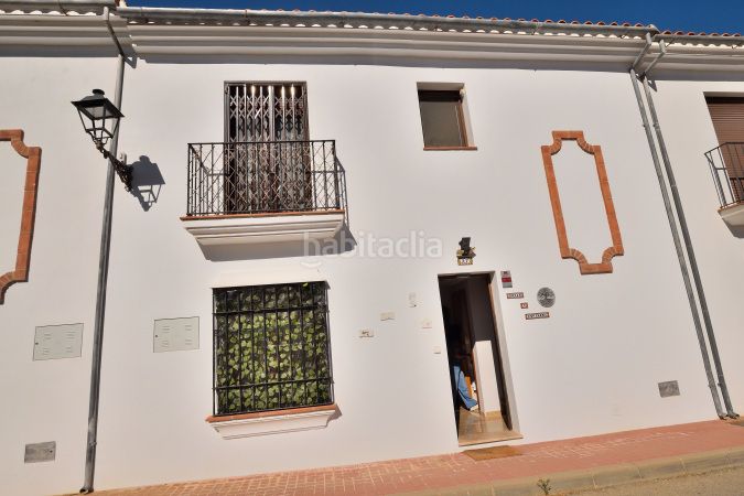 Foto 3245389a-5afb-42c6-8bec-bcd2cd930f41. Casa adossada a calle el peñoncillo 9d a Montejaque