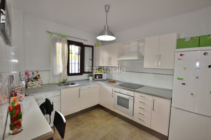 Foto afb58ca3-f002-4768-a8b9-1e07307d1e98. Casa adossada a calle el peñoncillo 9d a Montejaque