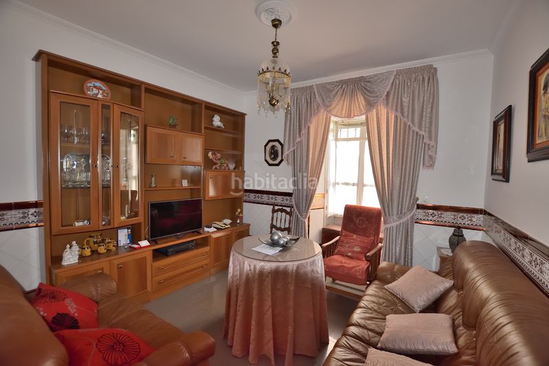 Foto bbae3e16-cd30-496b-9818-1b1e3c341191. Casa adossada a Olvera