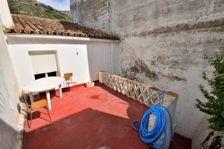 Casa a schiera in Calle toledillo 13. Encantador chalet adosado en cortes de la frontera - ¡tu refugio