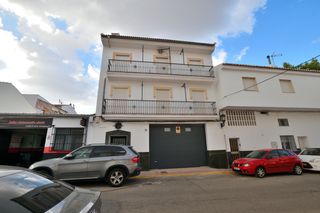 Building in Calle bulerías 21. Muy interesante propuesta de inversión en ronda ¡4 propiedades p