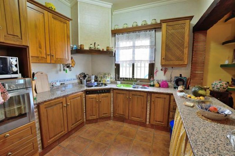 Foto 34d60432-d417-4350-a5d7-a3d2abdfa78a. Casale con parcheggio piscina in Arriate