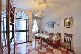 Casa adossada a Calle pilar 32. Casa con cochera al mejor precio de la zona