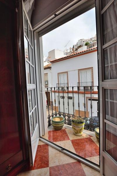 Foto fd175086-43db-42ad-9e5f-74445a51888c. Casa adossada a calle pilar 32 a Olvera