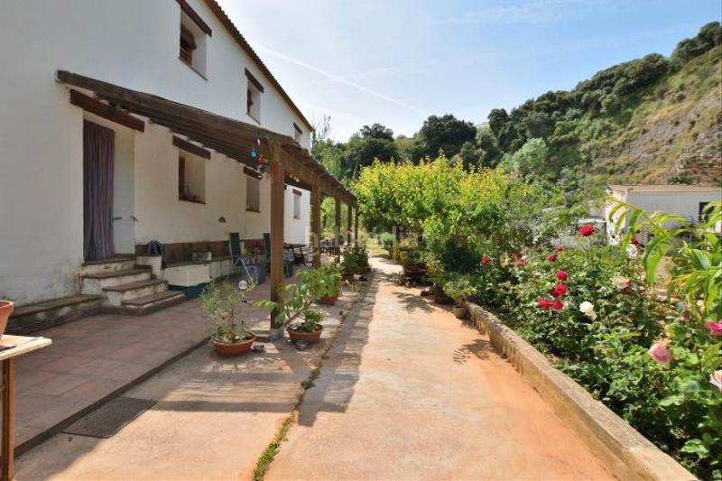 Foto 4ce91ce5-49e4-4ddd-9785-b1d28740102e. Masia amb aparcament a Arriate