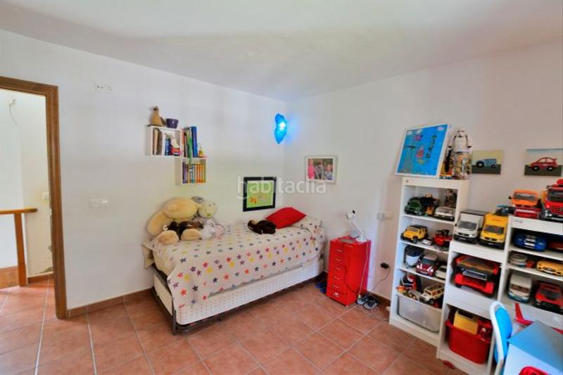 Foto c77eb59f-6b3c-4204-86a9-de0bf9cbf32a. Masia amb aparcament a Arriate