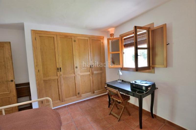 Foto f205f42b-ef45-42cf-80b3-783ab95d4169. Masia amb aparcament a Arriate