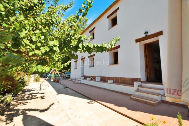 Foto f41cfe04-1a0b-4883-9a8c-eefb599f1b9a. Masia amb aparcament a Arriate