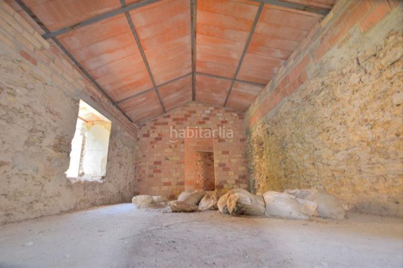 Foto f8473bb8-a302-41d6-a35a-e0baa51787b0. Masia amb aparcament a Arriate