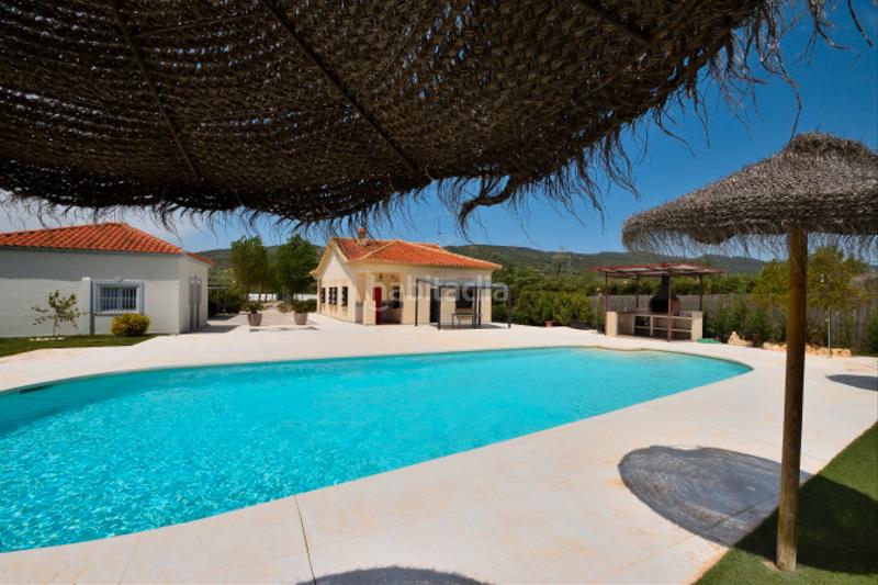 Foto de3b83d6-a66e-430c-8ee5-90ca532a6bc2. Country house with fireplace parking pool in Partidas Norte Ronda