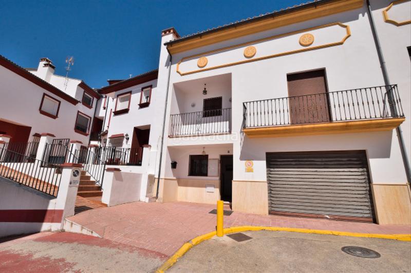 Foto eff09b73-48c5-4508-8e58-f5058d006cca. Casa adossada amb calefacció aparcament a Montejaque