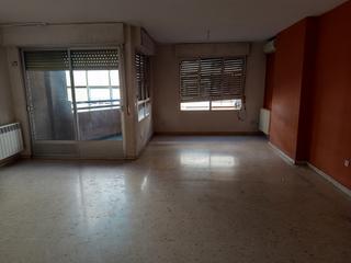 Appartement à Belén - San Roque. Piso para reformar en el centro de jaen con garaje