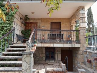 Xalet  Calle américa. Chalet en mancha real construcion de piedra