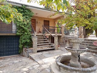 Xalet  Calle américa. Chalet en mancha real urbana construcion de piedra
