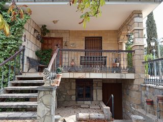 Chalet  Calle américa. Chalet en mancha real urbana construcion de piedra