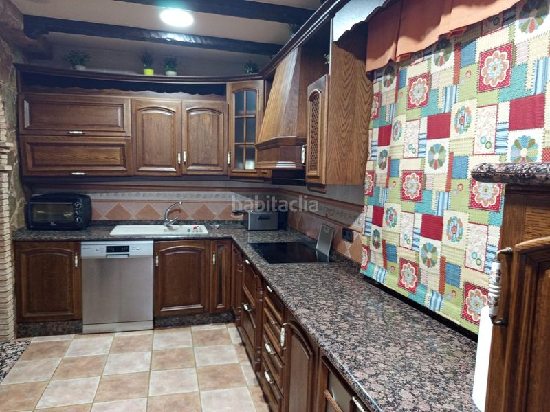 Foto f329f12b-a555-4b38-8989-e43c32495c5f. Casa amb calefacció a Peñamefecit - Avda Barcelona Jaén