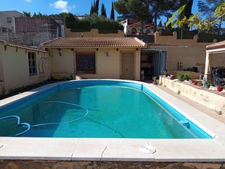 Finca rústica en Baeza. Chalet en venta proindiviso muy bonitas vista