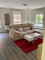 Office space in Renfe - Bulevar 1ª y 2ª Fase. Oficina alquilada como vivienda en bulevar