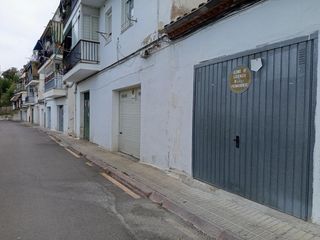 Aparcament cotxe a Alcantarilla - La Glorieta. Garaje privado para coche mediano y moto