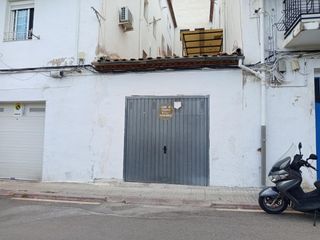 Autoparkplatz in Alcantarilla - La Glorieta. Garaje privado para coche mediano y moto