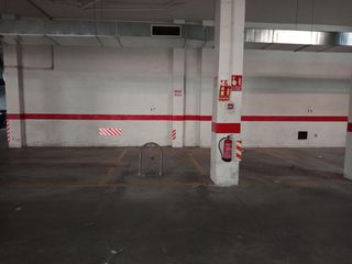 Rent Car parking in Renfe - Bulevar 1ª y 2ª Fase. Garaje en alquiler en bulevar