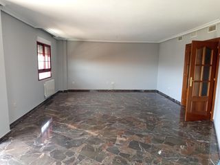 Location Appartement à Renfe - Bulevar 1ª y 2ª Fase. Magnifico piso fachada bulevar en alquiler