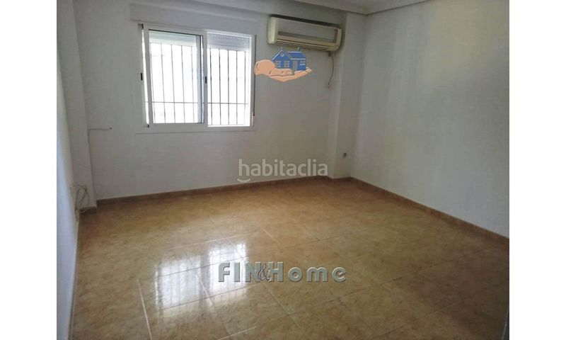 Foto feb80a16-a298-4d2d-93bf-76edcb67a3ed. Rent flat with heating in Triana Oeste Sevilla