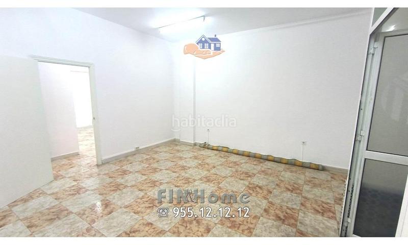 Foto bf618057-d8d8-4c8d-9adb-bb67164790f0. Alquiler local comercial alquiler local en triana en Sevilla