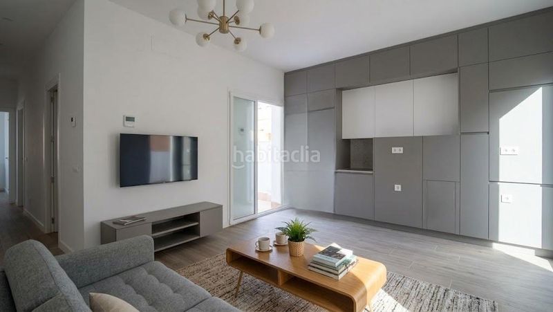 Foto b851f909-8f7c-4137-999d-1a73f67b671f. Pis a Barrio León Sevilla