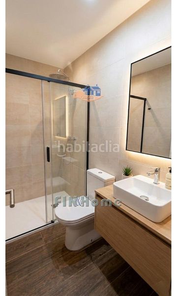 Foto d1d5635f-a007-41ff-a84f-47904f4aea5b. Pis a Barrio León Sevilla