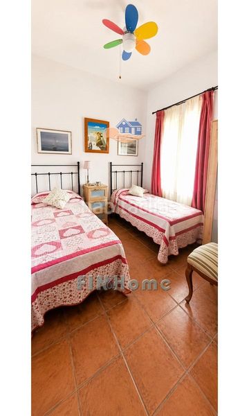 Foto d76e78dd-e249-4d3c-988c-ef97c452f958. Xalet amb aparcament piscina a Gerena