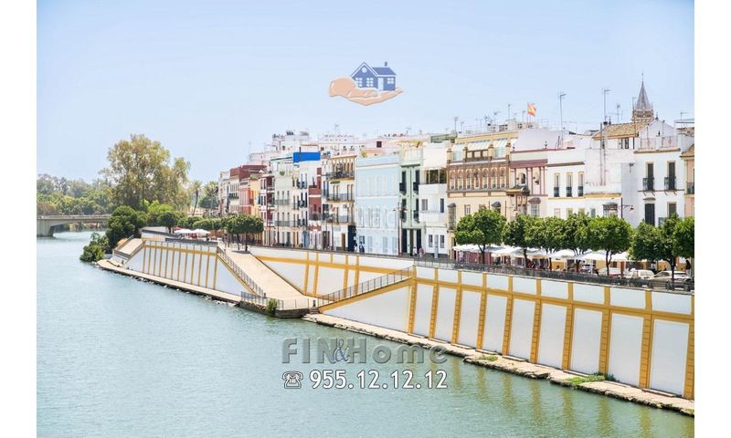 Foto 196fb8ab-fbc6-4240-abbe-236c6a49bff9. Lloguer àtic amb calefacció a Triana Casco Antiguo Sevilla