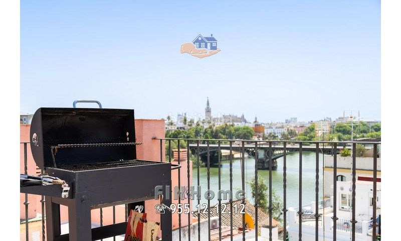 Foto b3b7ec68-4fad-43d1-ba86-4bc14008fbc7. Lloguer àtic amb calefacció a Triana Casco Antiguo Sevilla