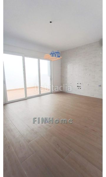 Foto 3db78a49-aa5b-44bc-a518-cd8cc34e9ea1. Pis amb calefacció a Barrio León Sevilla