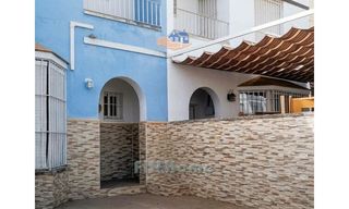 Haus in Gerena. Casa adosada en venta en gerena  3 dormitorios, patio, terraza y