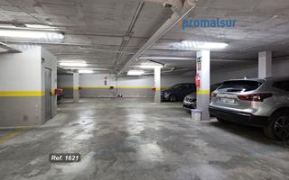 Aparcament cotxe a Puente Genil. Garaje en venta en santo domingo.