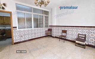 Casa a Puente Genil. Casa en venta en puente genil, 3 dormitorios.